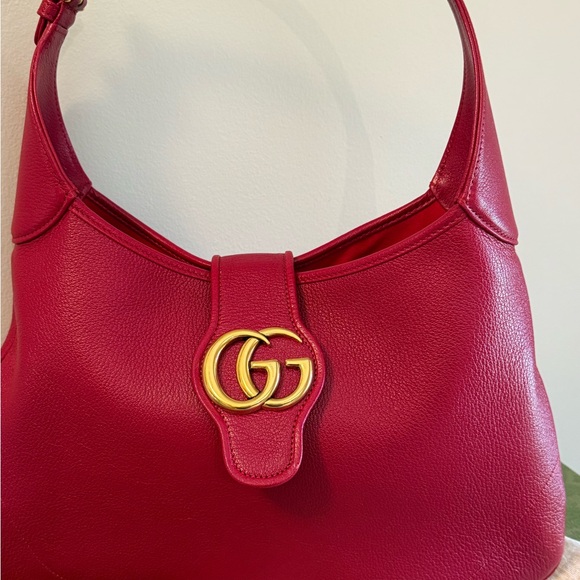 Stunning Gucci Aphrodite Medium Bag in Hard to Find Red - Picture 11 of 12